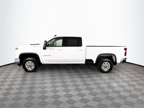 Used 2024 Chevrolet Silverado 2500 LT w/ Convenience Package AWD/4WD image 4