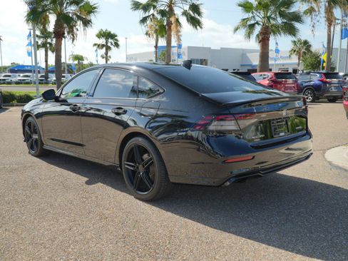 Used 2025 Honda Accord Sport image 7