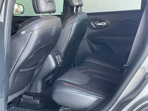 Used 2016 Jeep Cherokee Trailhawk w/ Comfort/Convenience Group image 16