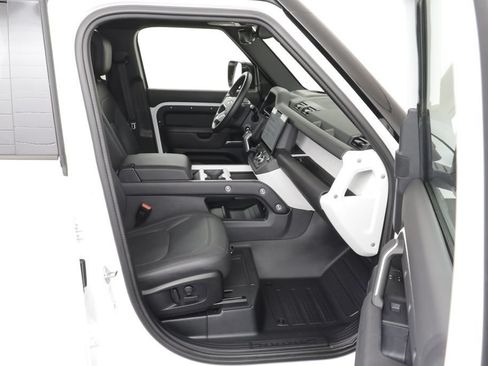 Certified 2026 Land Rover Defender 110 S AWD/4WD image 20