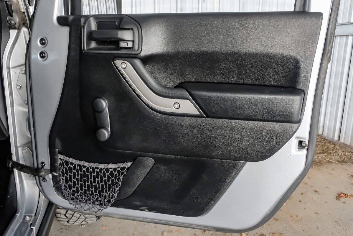 Used 2016 Jeep Wrangler Sport AWD/4WD image 36