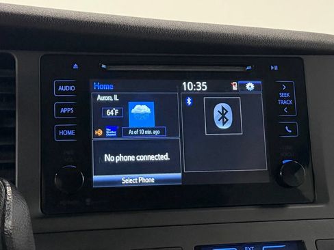 Used 2015 Toyota Sienna LE AWD/4WD image 16