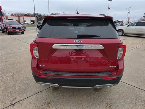 Used 2023 Ford Explorer XLT w/ Equipment Group 202A image 5