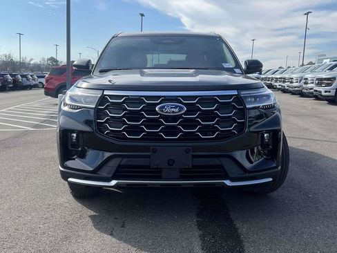 New 2026 Ford Explorer Platinum image 8