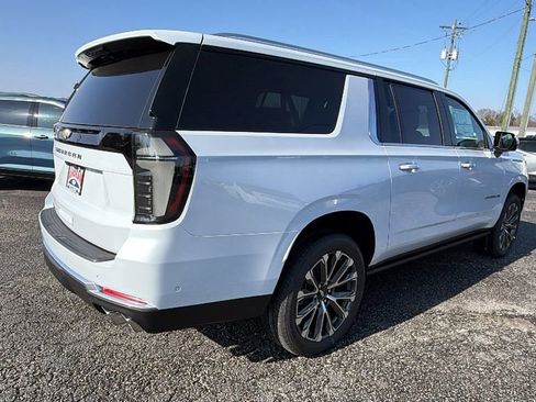 New 2026 Chevrolet Suburban High Country image 5