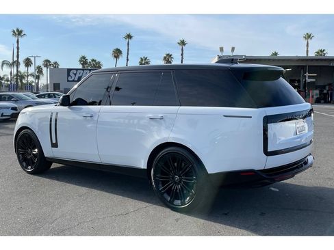 Used 2023 Land Rover Range Rover Long Wheelbase SE AWD/4WD image 3