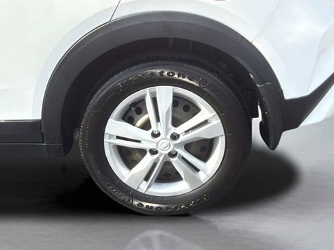 Used 2023 Nissan Kicks S image 23