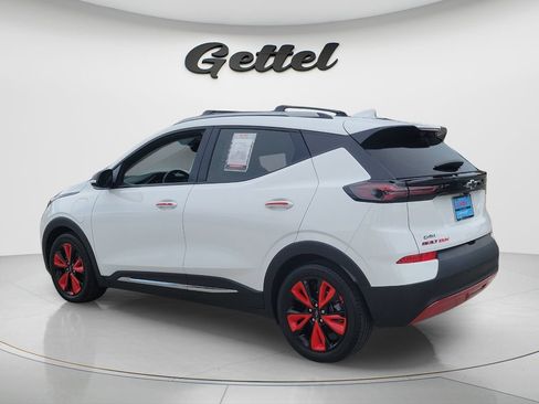 Used 2023 Chevrolet Bolt EUV Premier w/ Sun & Sound Package FWD image 7
