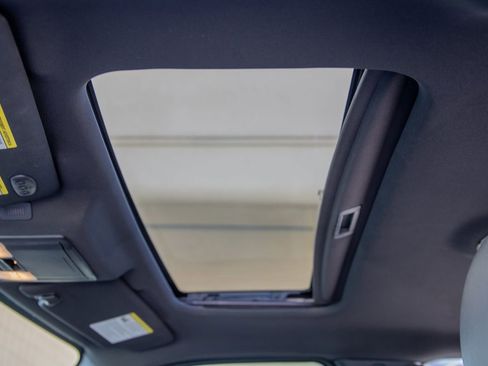 Used 2014 Ford F150 Platinum image 38