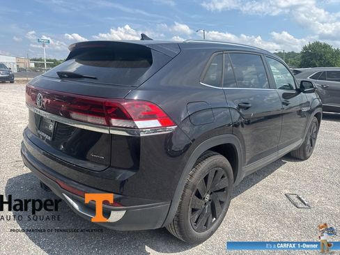 Used 2025 Volkswagen Atlas Cross Sport SE w/ Panoramic Sunroof Package AWD/4WD image 5