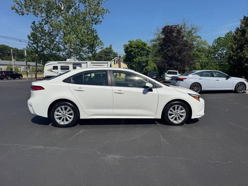 Used 2023 Toyota Corolla LE w/ LE Convenience Package FWD image 6