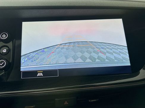 Used 2021 Buick Envision Essence w/ Sport Touring Package FWD image 16