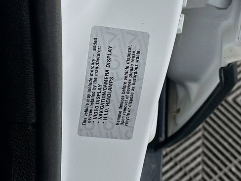 Used 2016 Jeep Cherokee Sport image 12