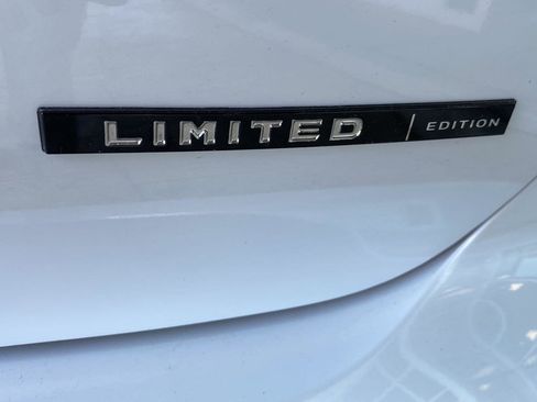 New 2026 Mitsubishi Outlander LE AWD/4WD image 8