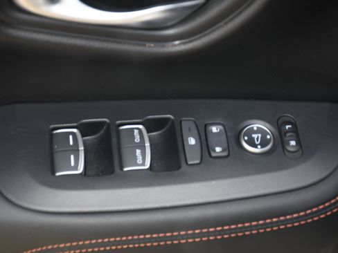 Certified 2025 Honda HR-V Sport image 10