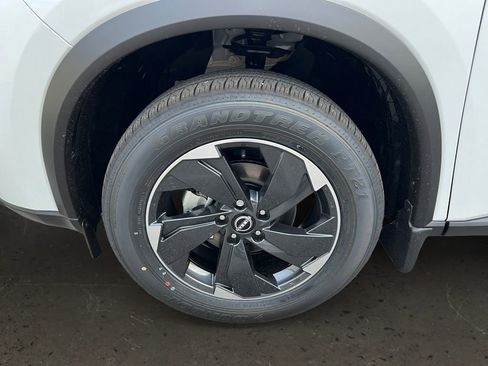 Used 2026 Nissan Rogue SV image 27