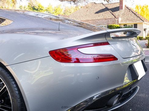 Used 2014 Aston Martin Vanquish Coupe RWD image 44
