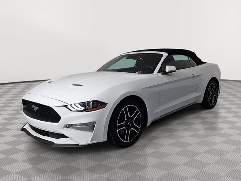 Used 2022 Ford Mustang Convertible w/ Equipment Group 101A RWD image 4