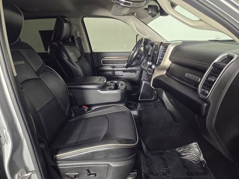 Used 2024 RAM 2500 Laramie AWD/4WD image 32