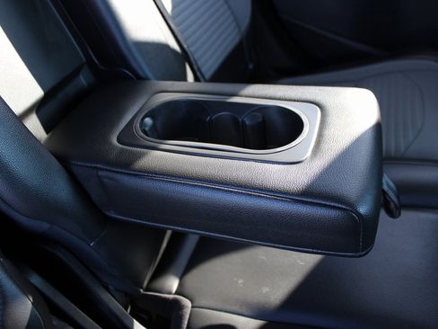 Used 2018 Ford Escape SE w/ SE Sport Appearance Package image 16