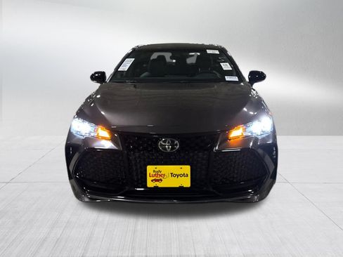 Used 2019 Toyota Avalon XSE FWD image 2