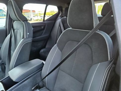 Used 2023 Volvo XC40 Recharge Plus w/ Protection Package Premier AWD/4WD image 17