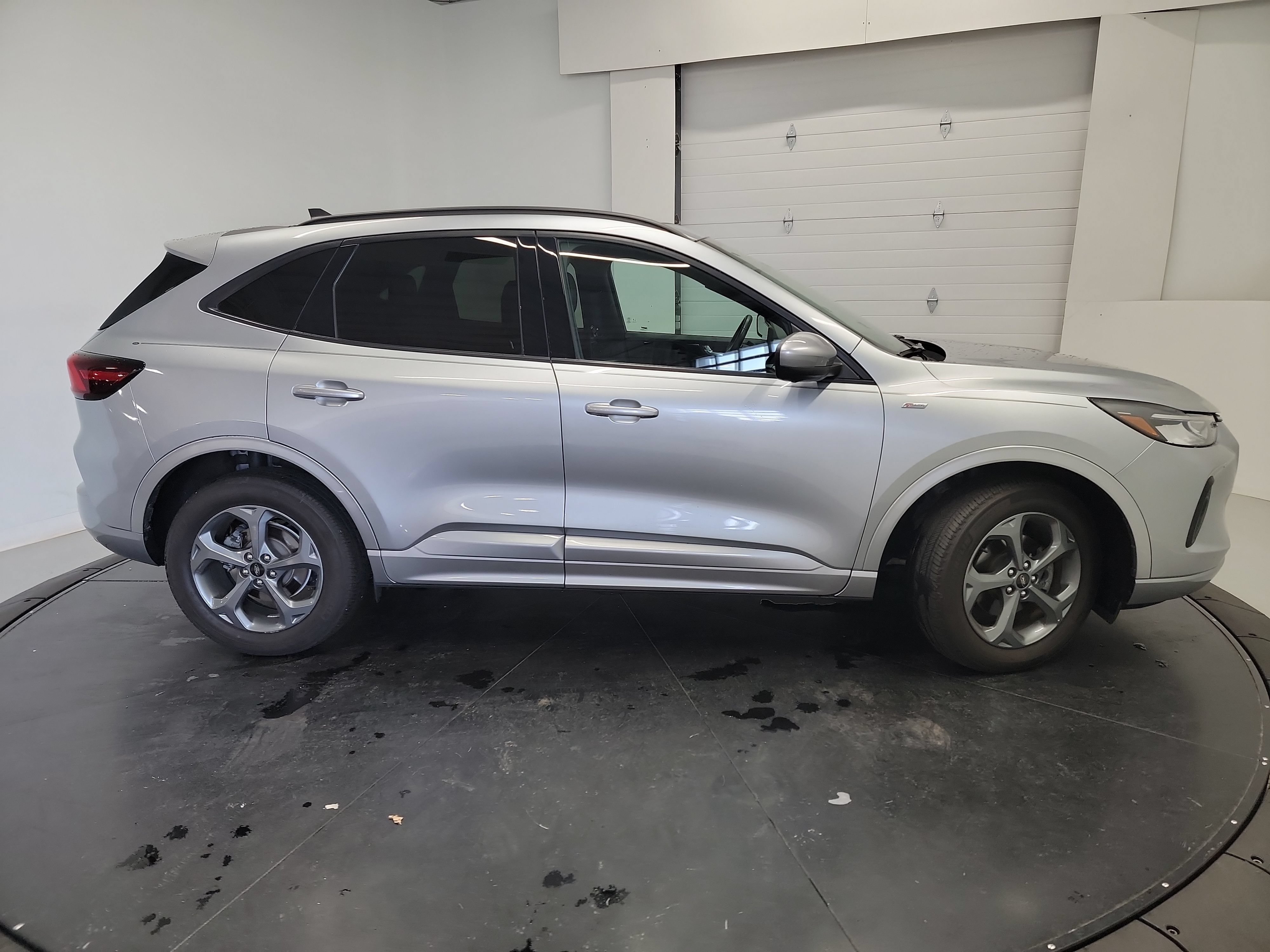 Used 2023 Ford Escape ST-Line Select w/ Tech Pack #2 AWD/4WD image 11