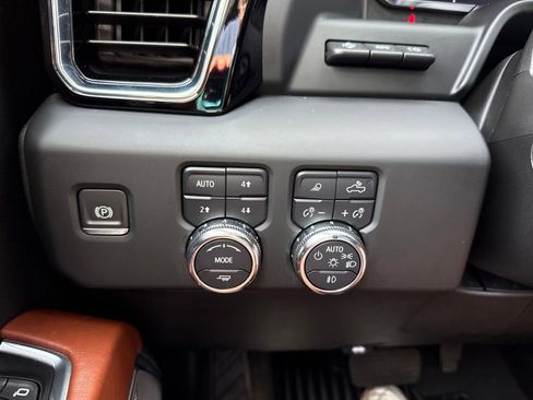Used 2024 GMC Sierra 1500 Denali Ultimate AWD/4WD image 21