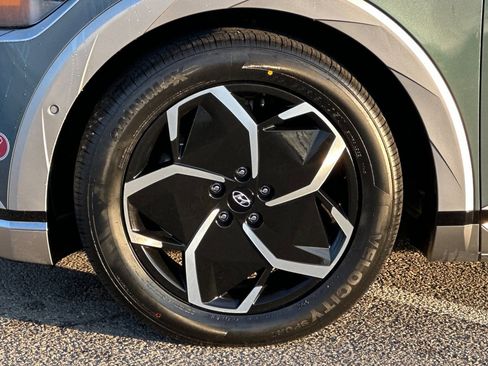 Used 2024 Hyundai Ioniq 5 Limited image 32