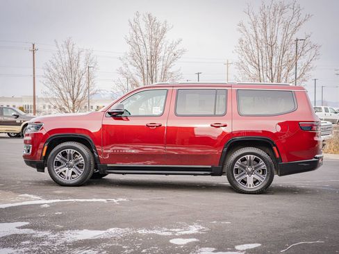 Used 2024 Jeep Wagoneer Series II w/ Flexible Seating Group image 9