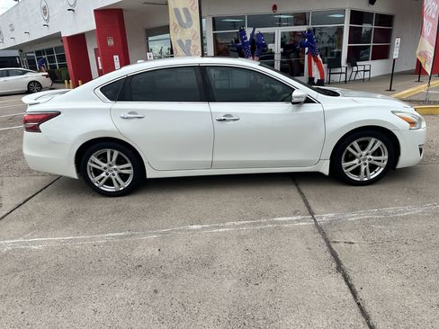 Used 2014 Nissan Altima 3.5 SL w/ Technology Package image 34