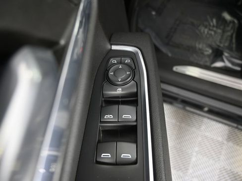 Used 2023 Chevrolet Silverado 1500 LT image 19