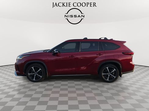 Used 2021 Toyota Highlander XSE image 8