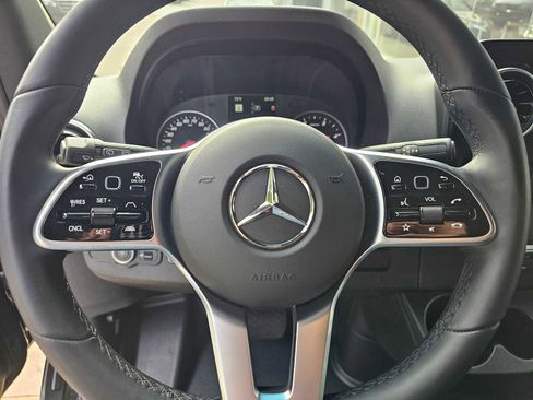 Used 2024 Mercedes-Benz Sprinter 4500 image 25