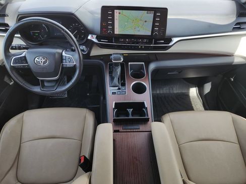 Used 2023 Toyota Sienna XLE w/ XLE Plus Package AWD/4WD image 28
