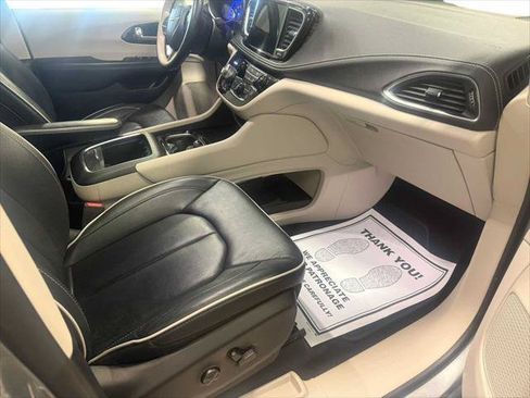 Certified 2021 Chrysler Pacifica Limited AWD/4WD image 25