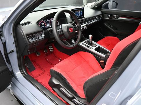 Used 2025 Honda Civic Type R image 2