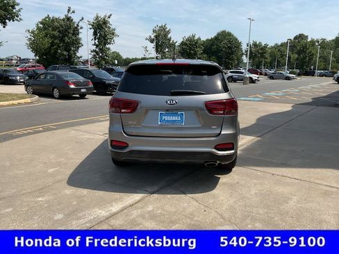 Used 2019 Kia Sorento FWD image 4