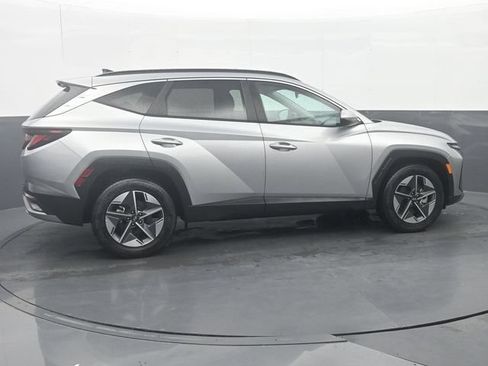 Used 2025 Hyundai Tucson SEL FWD image 8