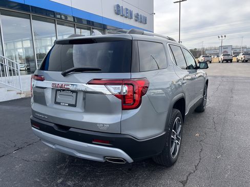 Used 2023 GMC Acadia SLT w/ Preferred Package image 6