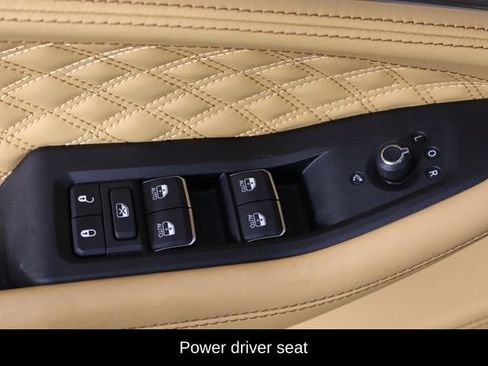 Used 2025 Jeep Grand Cherokee Summit AWD/4WD image 22