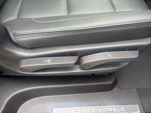 Used 2024 GMC Yukon XL Denali image 18
