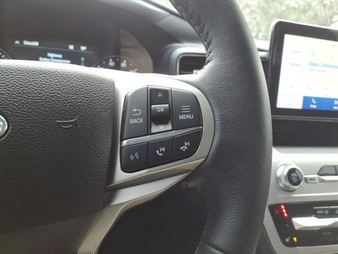 Certified 2024 Ford Explorer XLT w/ Equipment Group 202A image 18