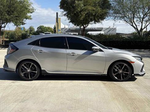 Used 2018 Honda Civic Sport Touring image 2