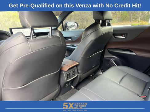 Used 2023 Toyota Venza XLE image 22