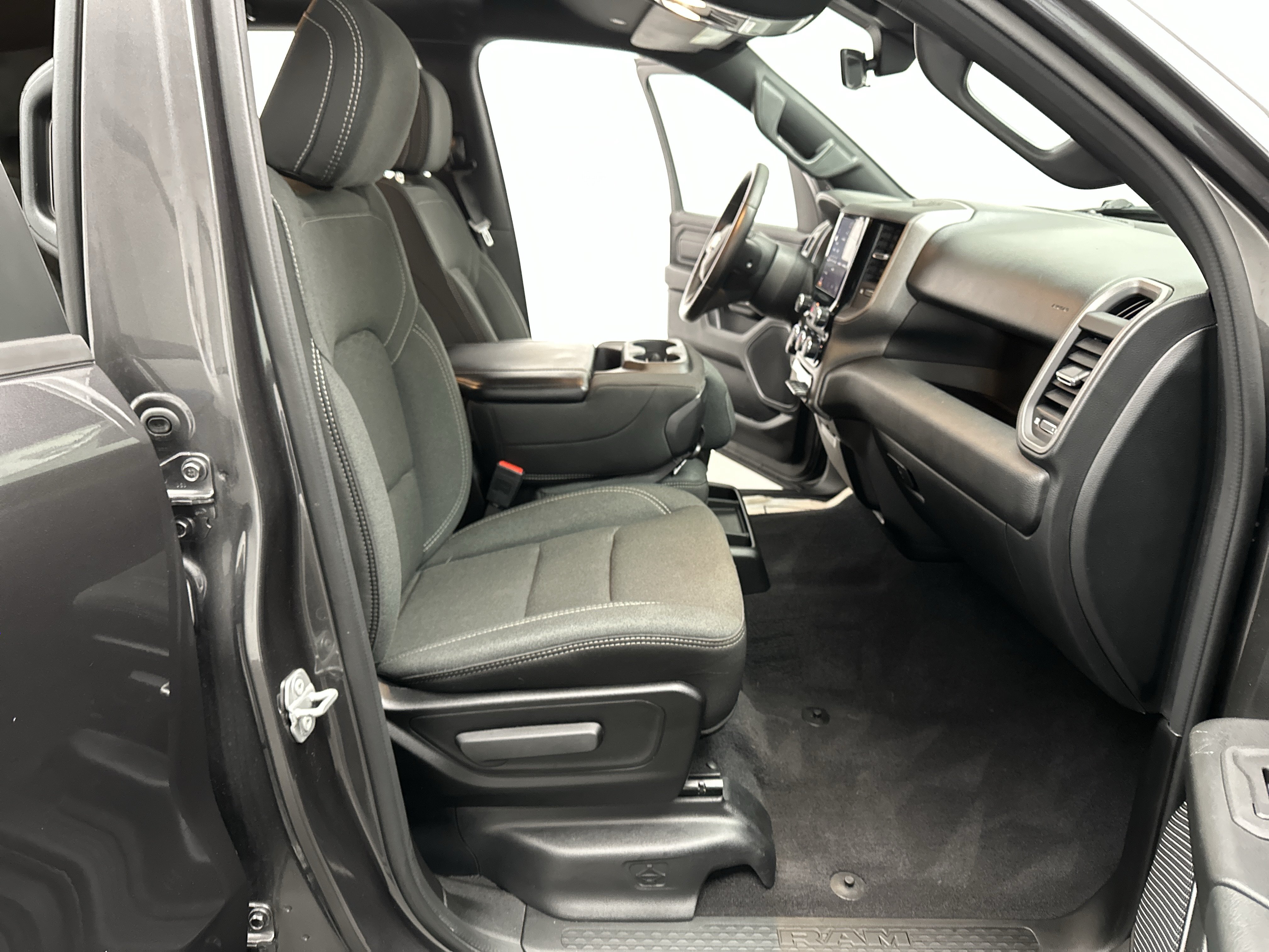 Used 2025 RAM 1500 Tradesman w/ Night Edition AWD/4WD image 25
