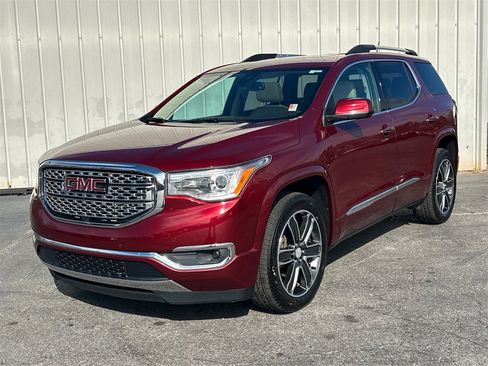 Used 2018 GMC Acadia Denali w/ Technology Package image 2