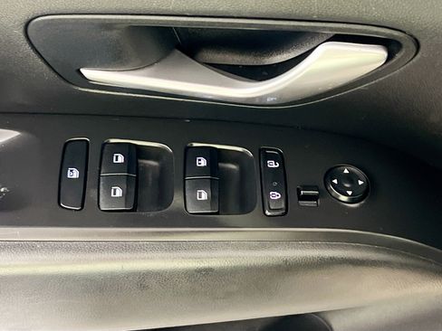 Used 2024 Hyundai Santa Cruz SE FWD image 15