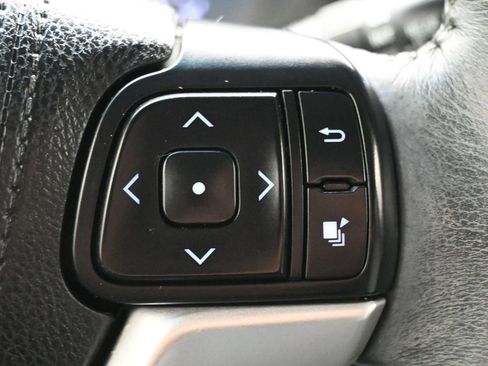 Used 2016 Toyota Sienna XLE image 19