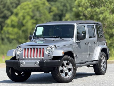 Used 2016 Jeep Wrangler Unlimited Sahara image 7